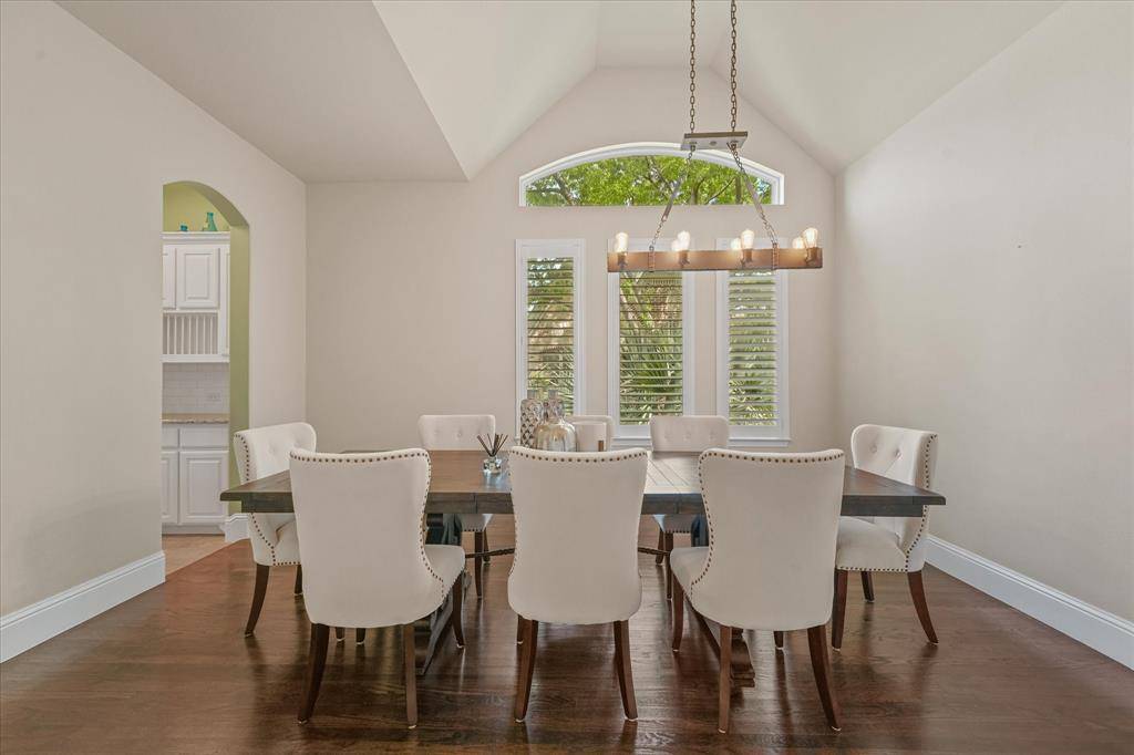 6152 Stapleford Circle, Dallas, TX 75252