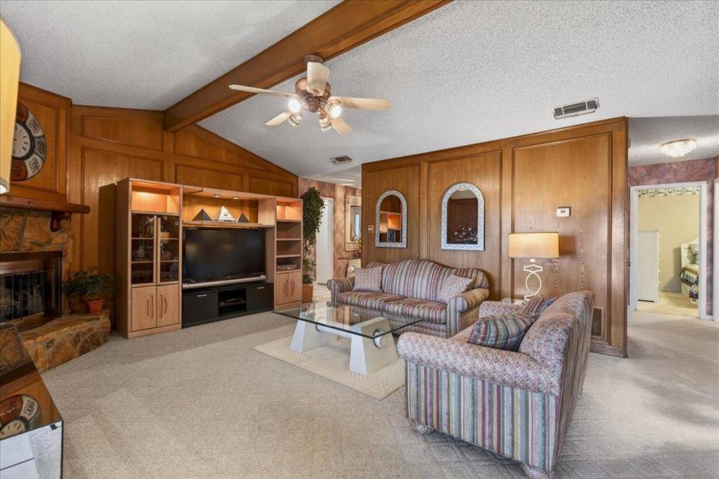 10118 Lakeview Street, Payne Springs, TX 75156