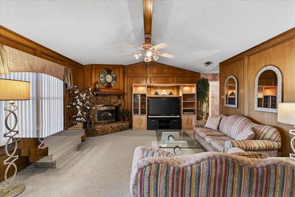 10118 Lakeview Street, Payne Springs, TX 75156