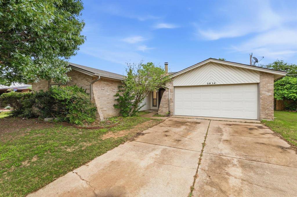 3914 Willowood Lane, Grand Prairie, TX 75052