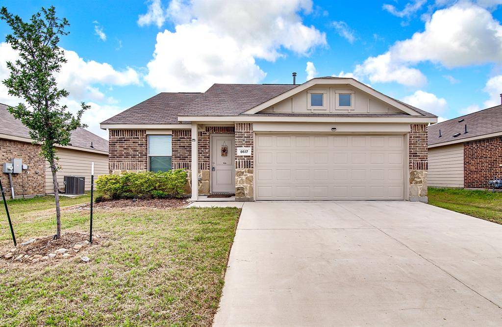 8617 Thicket Ridge Street, Fort Worth, TX 76123