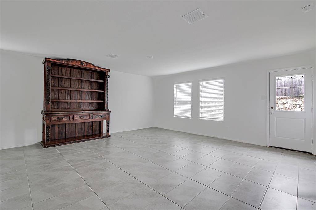 8617 Thicket Ridge Street, Fort Worth, TX 76123