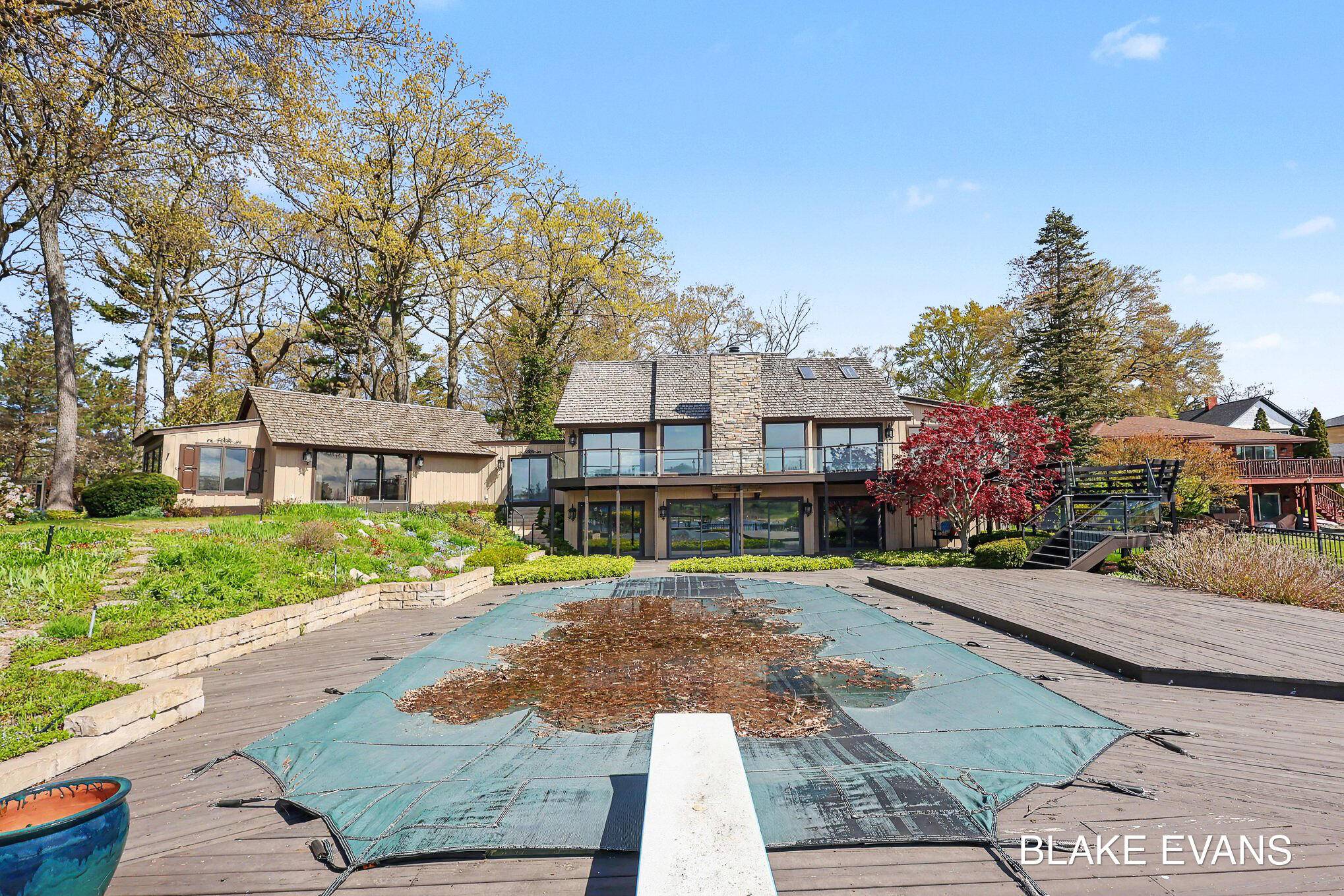 4069 Forest Point DR, Norton Shores City, MI 49441