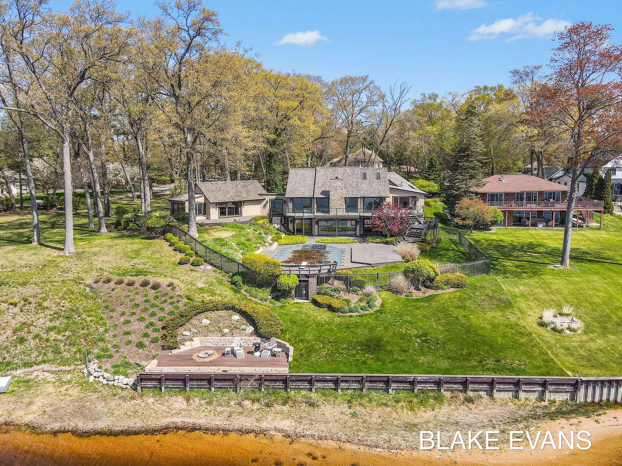 4069 Forest Point DR, Norton Shores City, MI 49441