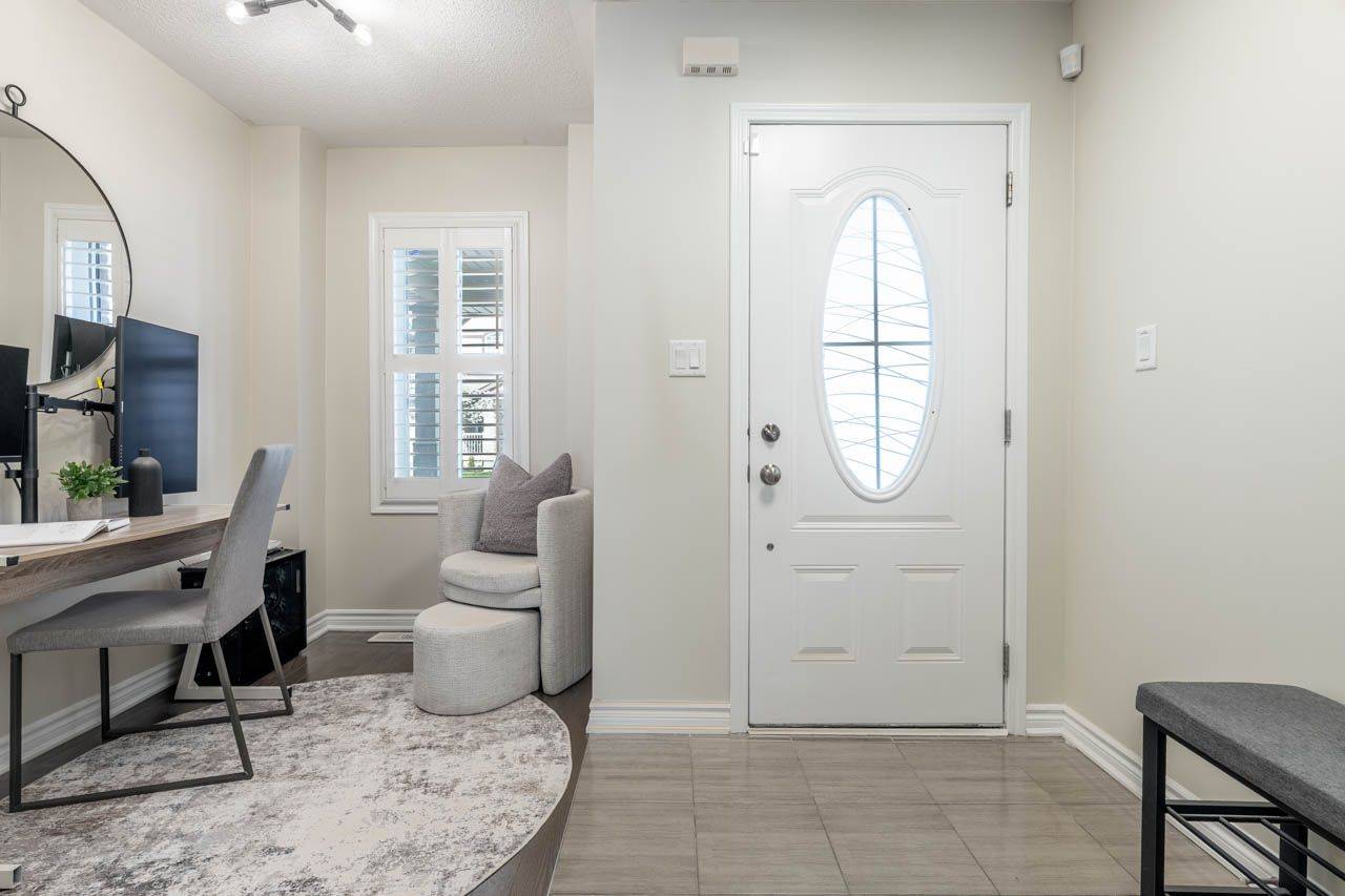 292 Gillett PT, Milton, ON L9E 1C6