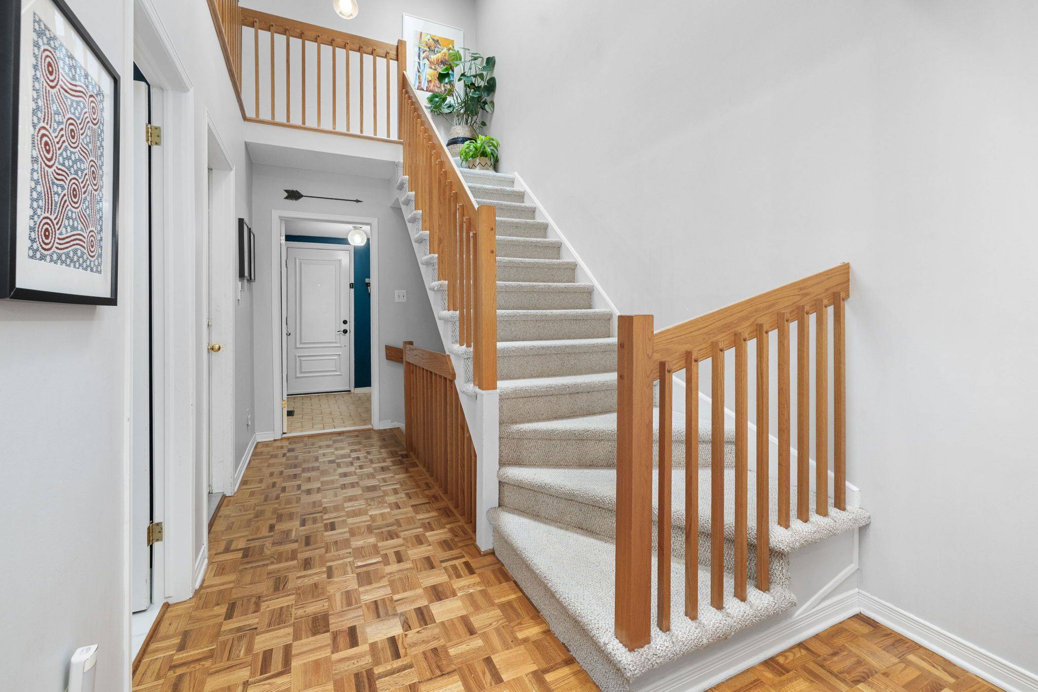 4 Hackett ST, Hunt Club - Windsor Park Village And Area, ON K1V 0P8