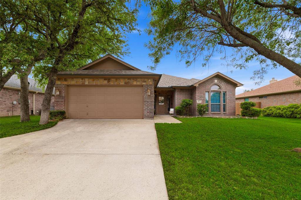 1837 Roadrunner Drive, Weatherford, TX 76088