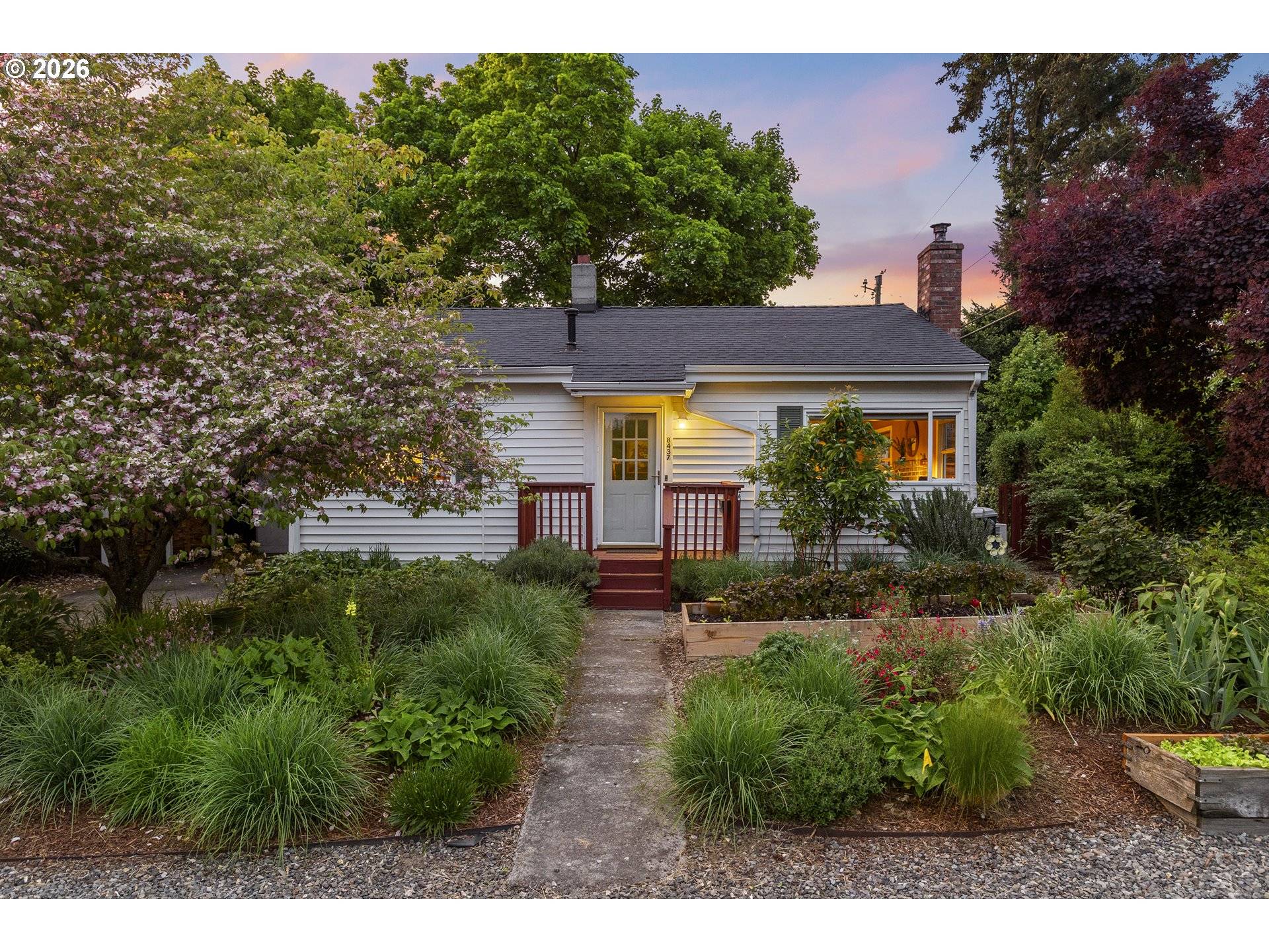 8437 NE GOING PL, Portland, OR 97220