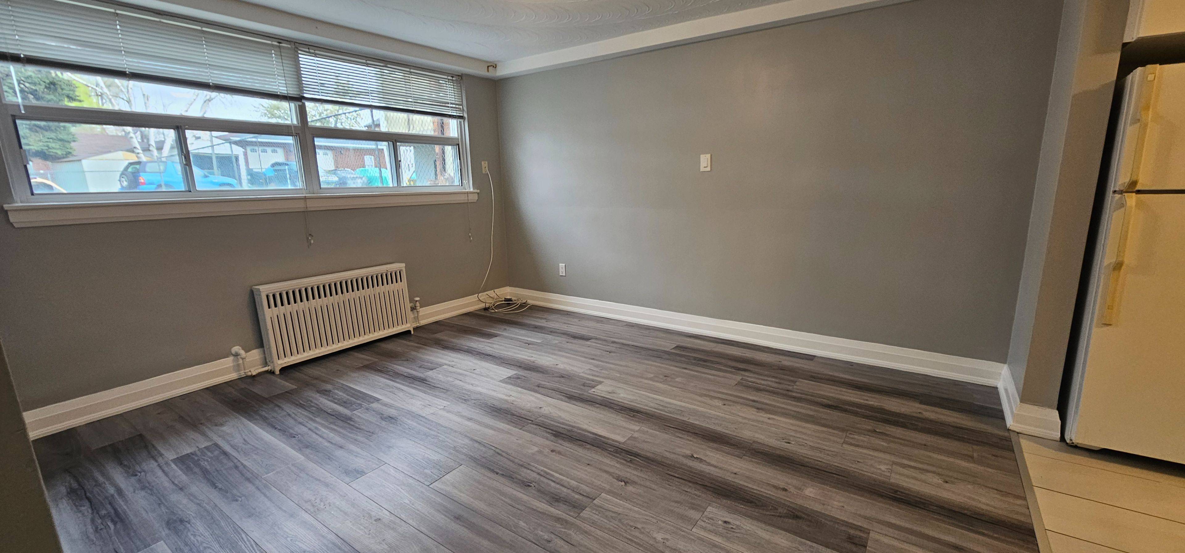 18 Avon DR #Bsmt, Toronto W03, ON M6M 1P8