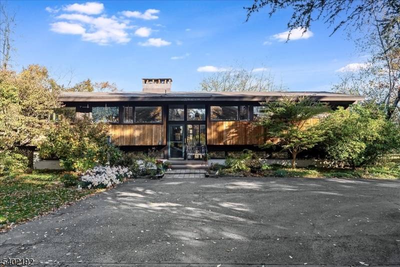49 Farmersville Rd, Tewksbury Twp., NJ 07830