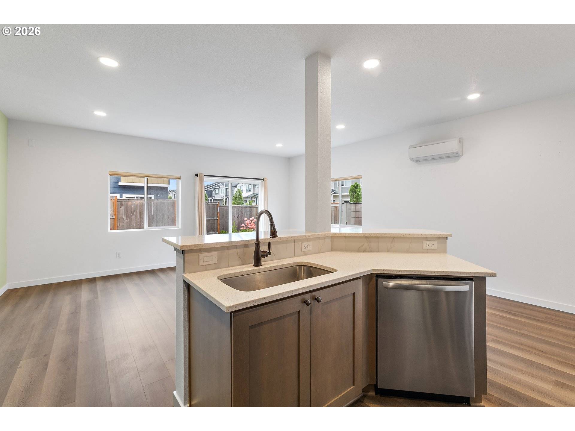 1292 S QUARTZ DR, Cornelius, OR 97113