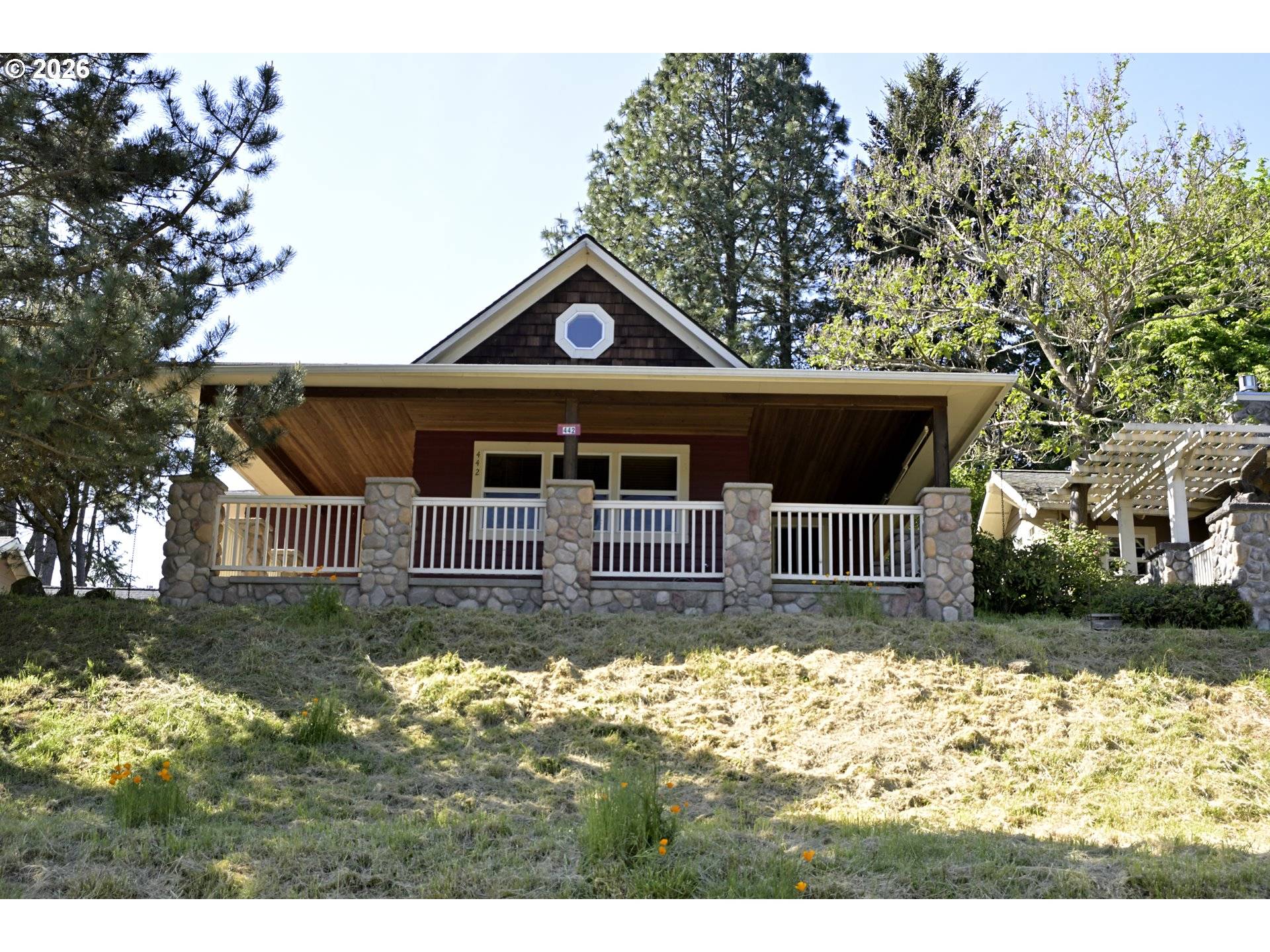 442 1ST ST, Elkton, OR 97436