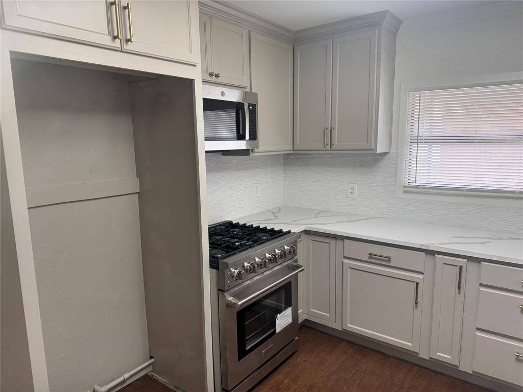 607 E Hundley Drive, Lake Dallas, TX 75065