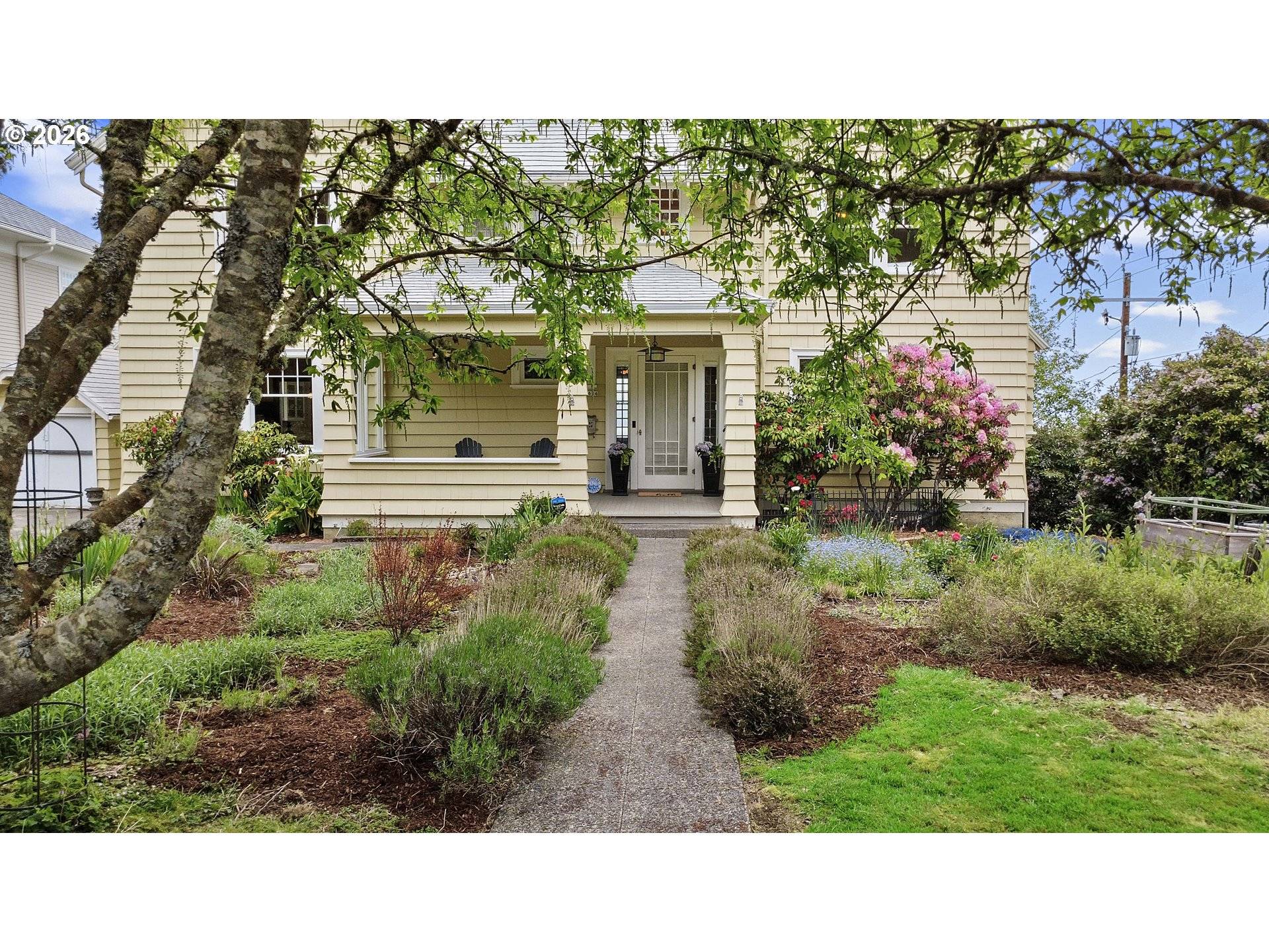 1684 IRVING AVE, Astoria, OR 97103