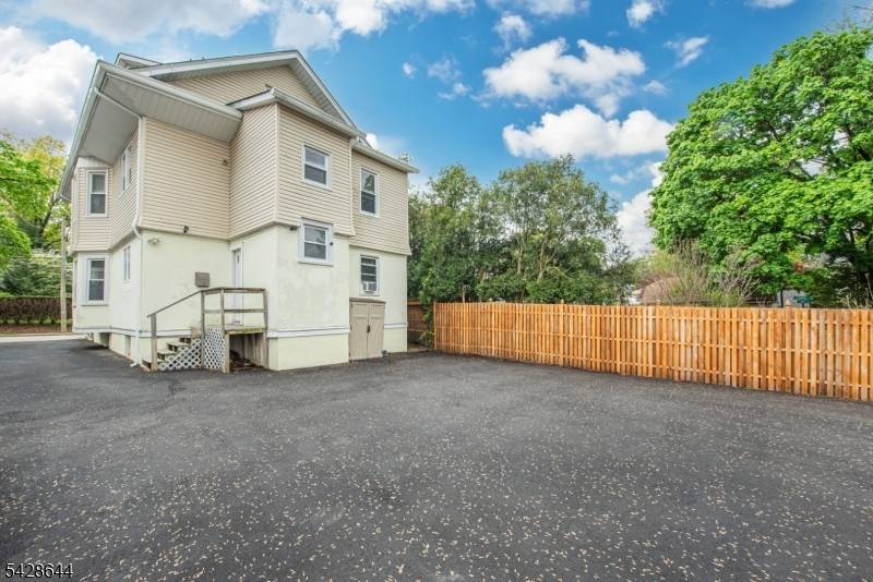83 Westville Ave, Caldwell Boro Twp., NJ 07006