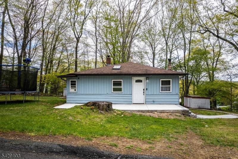15 Mohican Ave, Roxbury Twp., NJ 07850