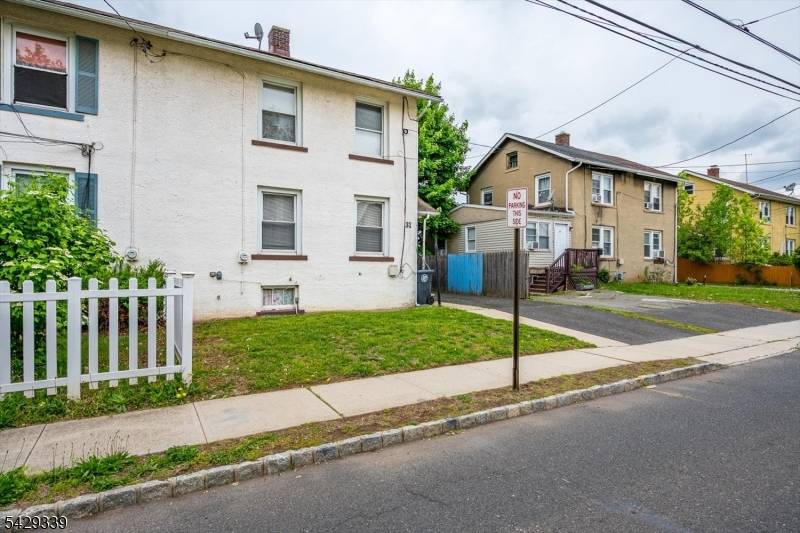31 Romney Rd, Bound Brook Boro, NJ 08805