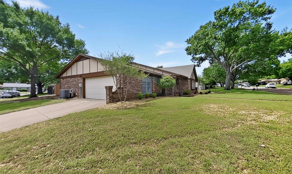 7294 Church Park Drive, Fort Worth, TX 76133