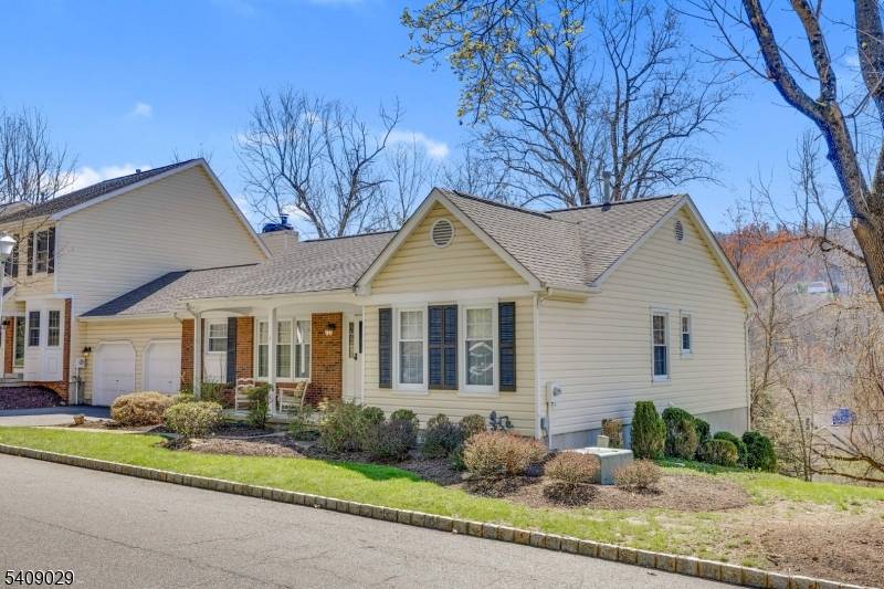 1 Partridge Ct, Allamuchy Twp., NJ 07840
