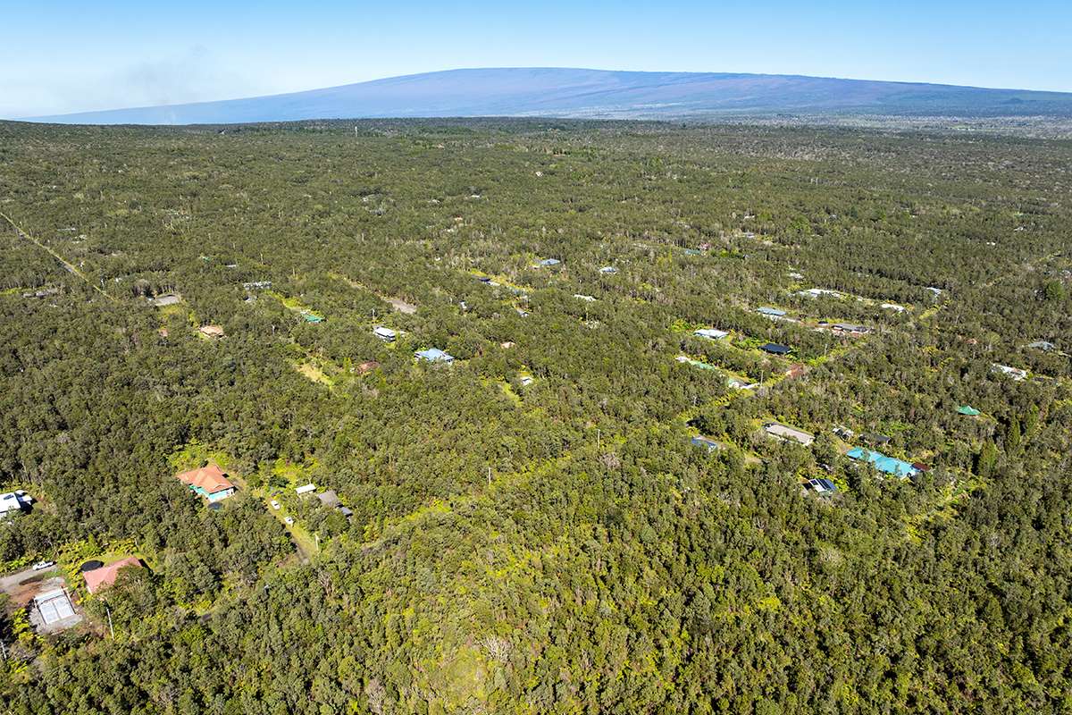 NAHELENANI ST, Volcano, HI 96785