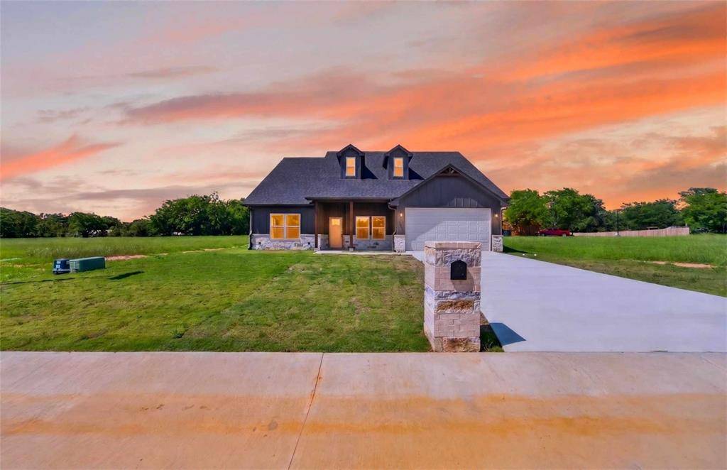 105 W Teal Drive, Troup, TX 75789