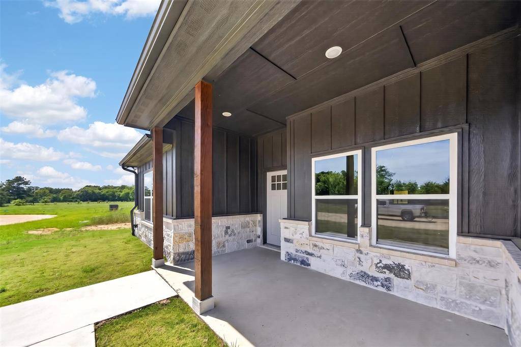 105 W Teal Drive, Troup, TX 75789