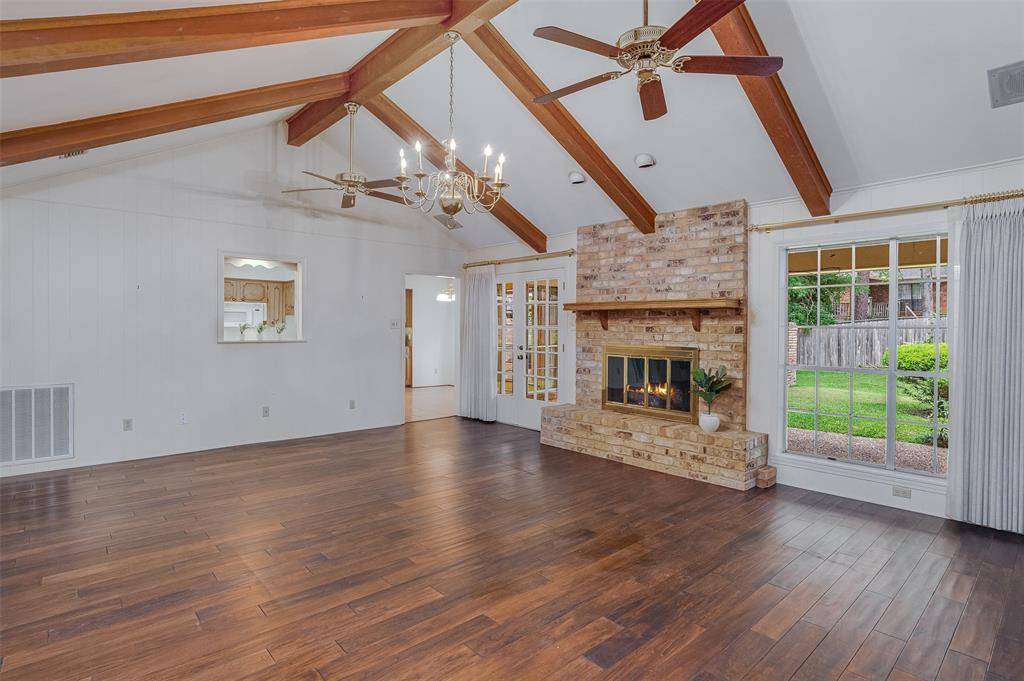 559 Dunmoreland Drive, Shreveport, LA 71106