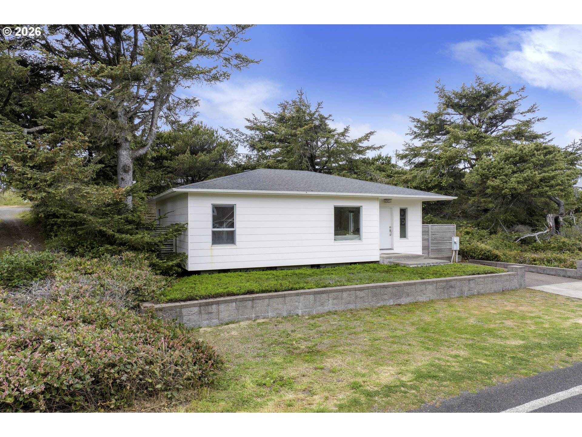 88352 1ST AVE, Florence, OR 97439