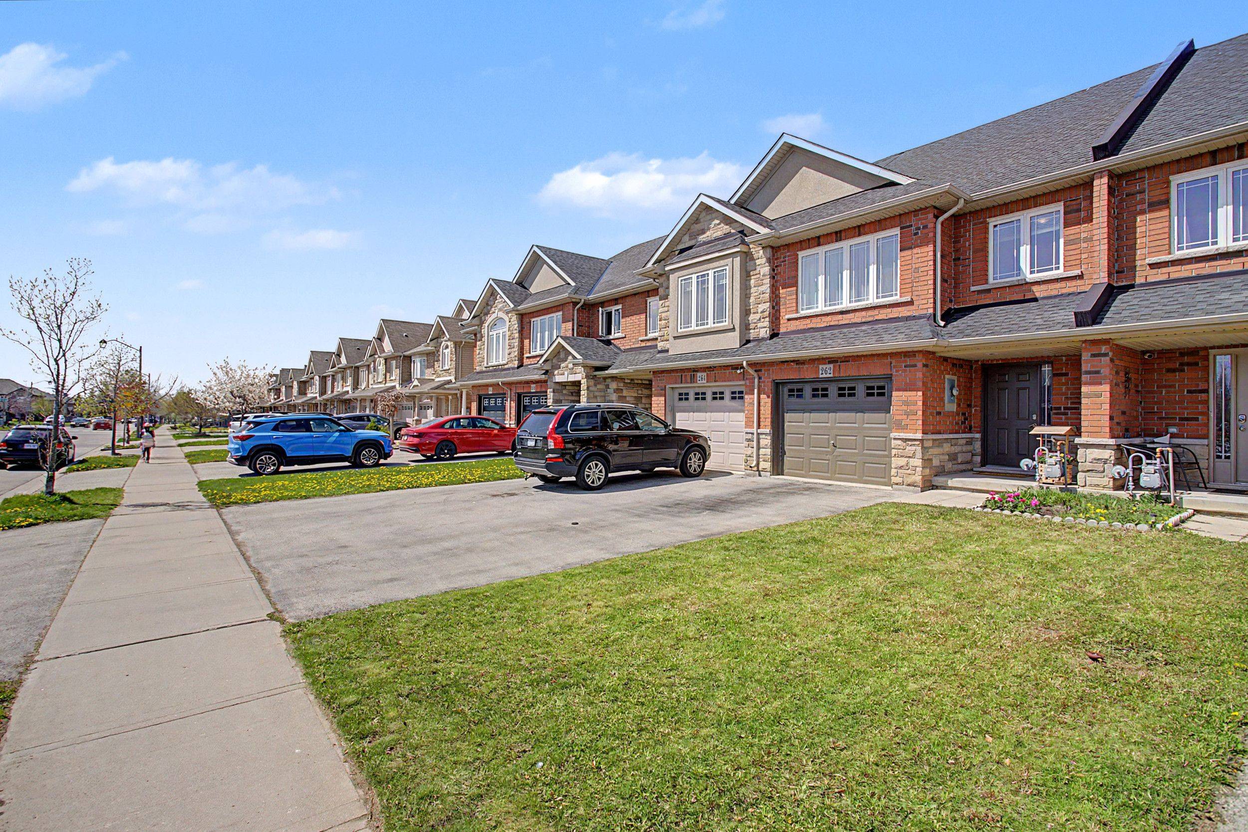 262 Pinehill DR, Hamilton, ON L0R 1P0