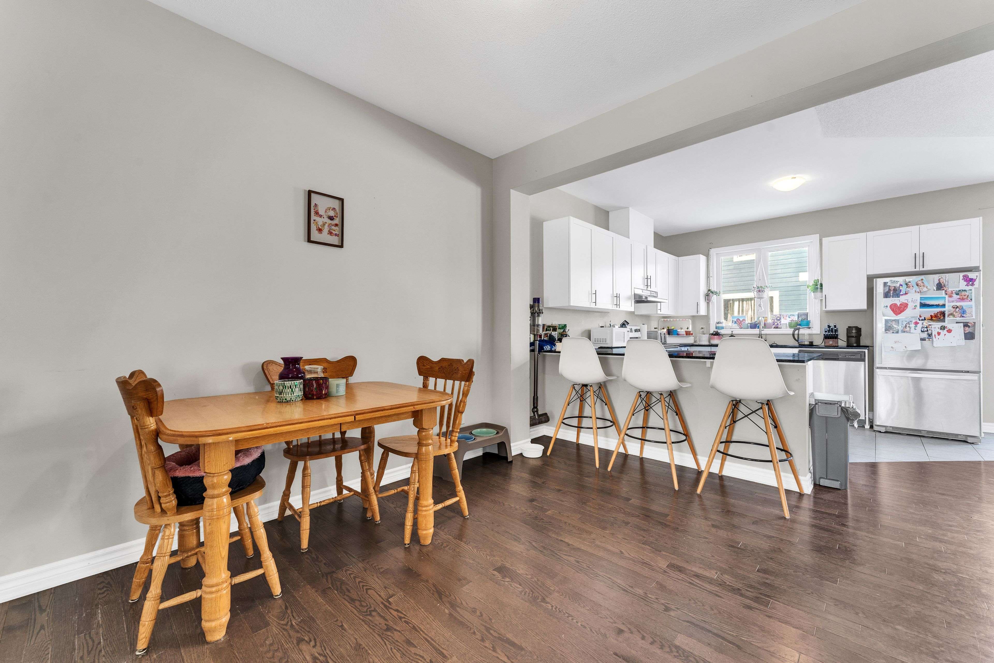 329 Trammel RD, Stittsville - Munster - Richmond, ON K0A 2Z0