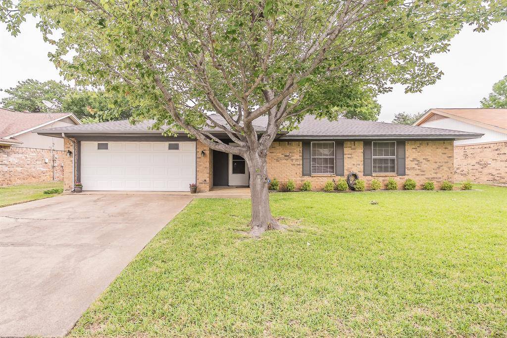 500 Emerson Drive, Euless, TX 76039