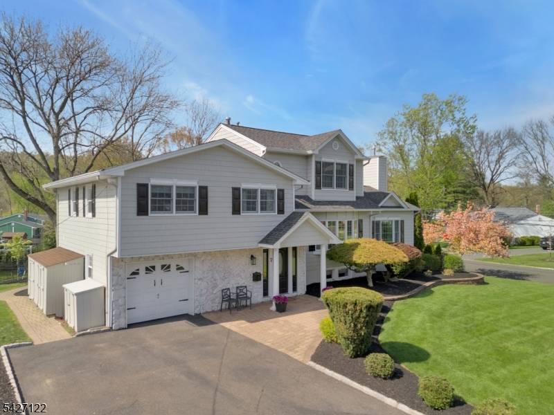 7 Oxbow Dr, New Providence Boro, NJ 07974