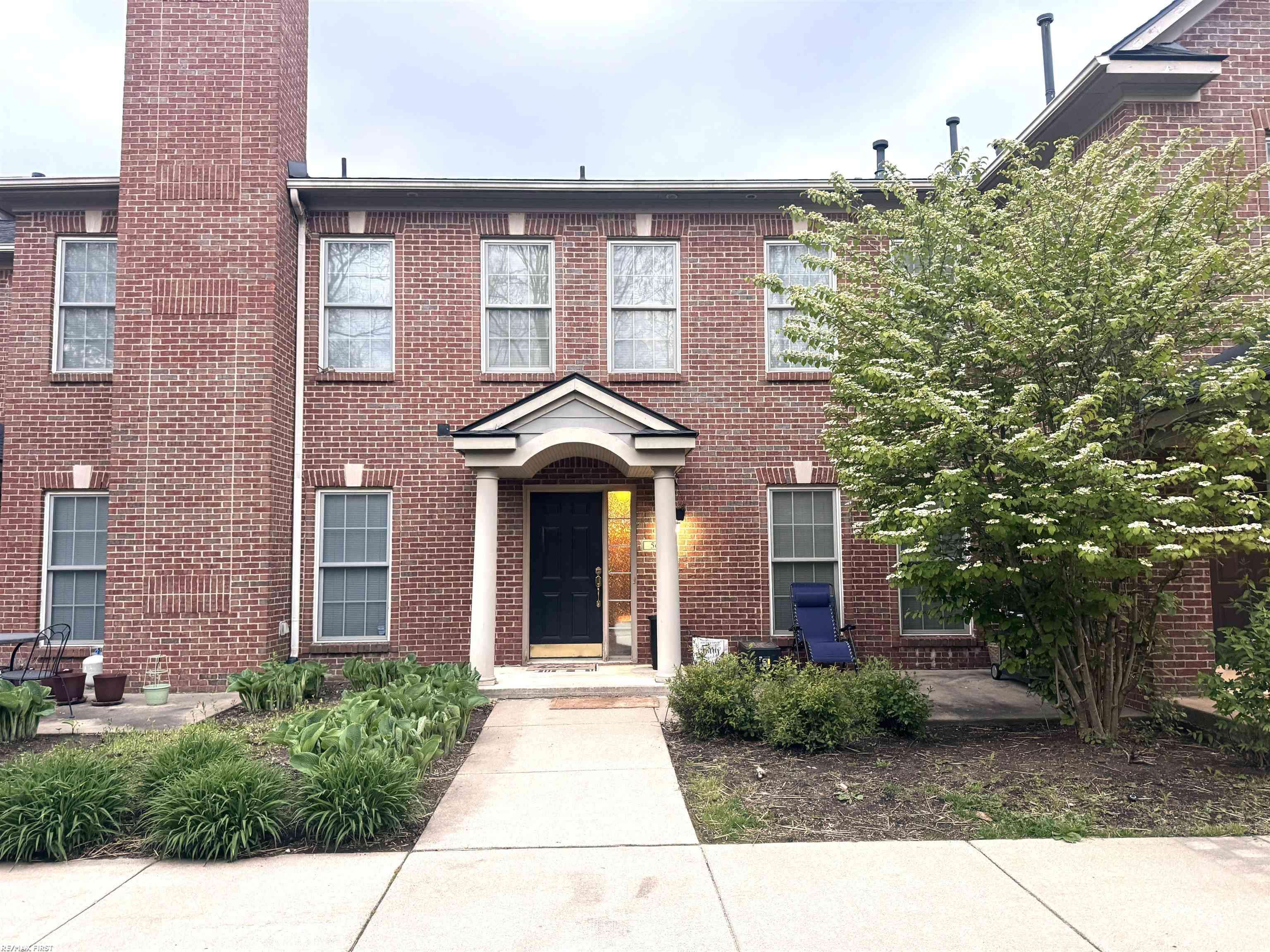 5647 Hampshire LN, Ypsilanti, MI 48197