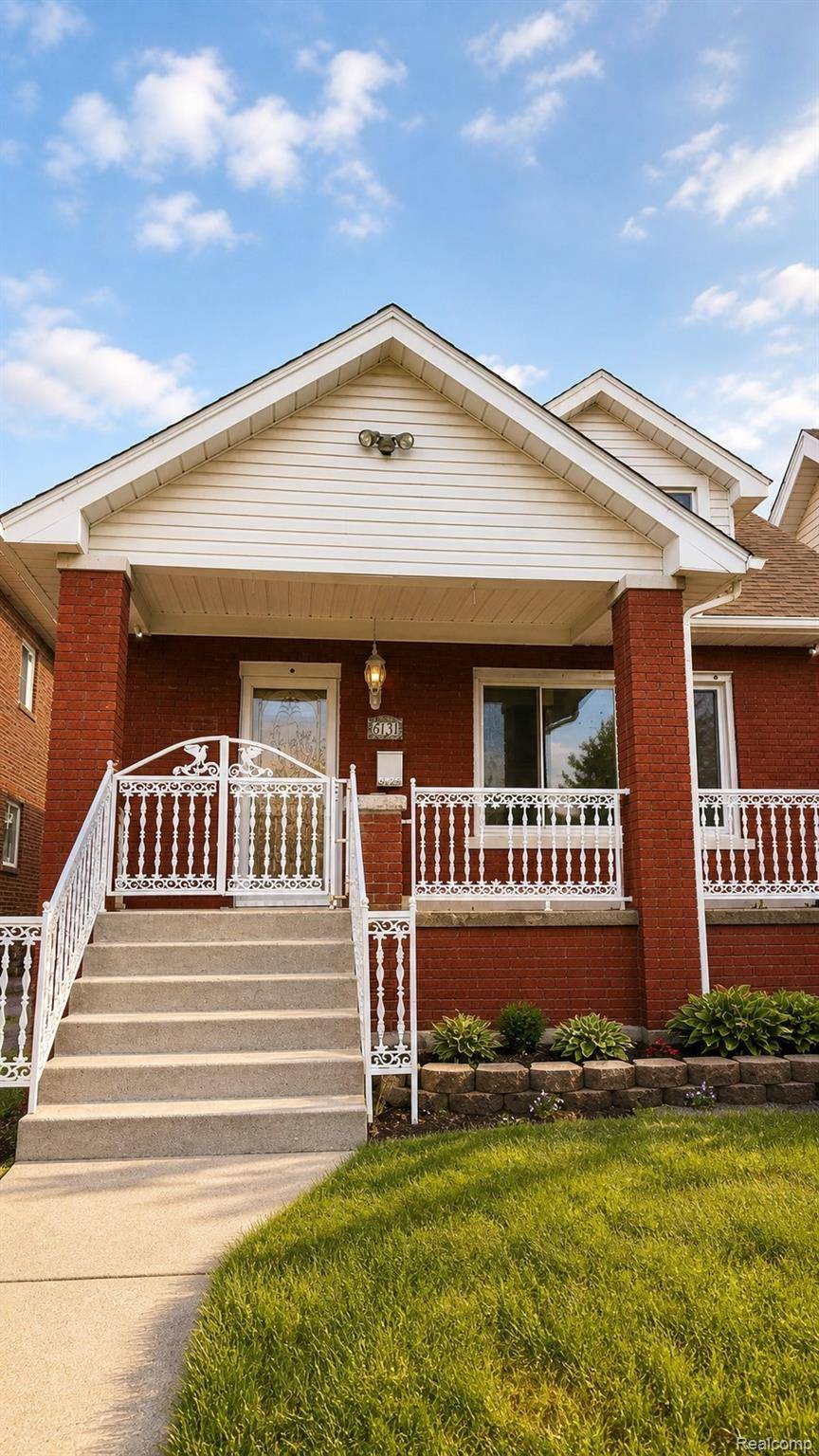 6131 Appoline ST, Dearborn, MI 48126