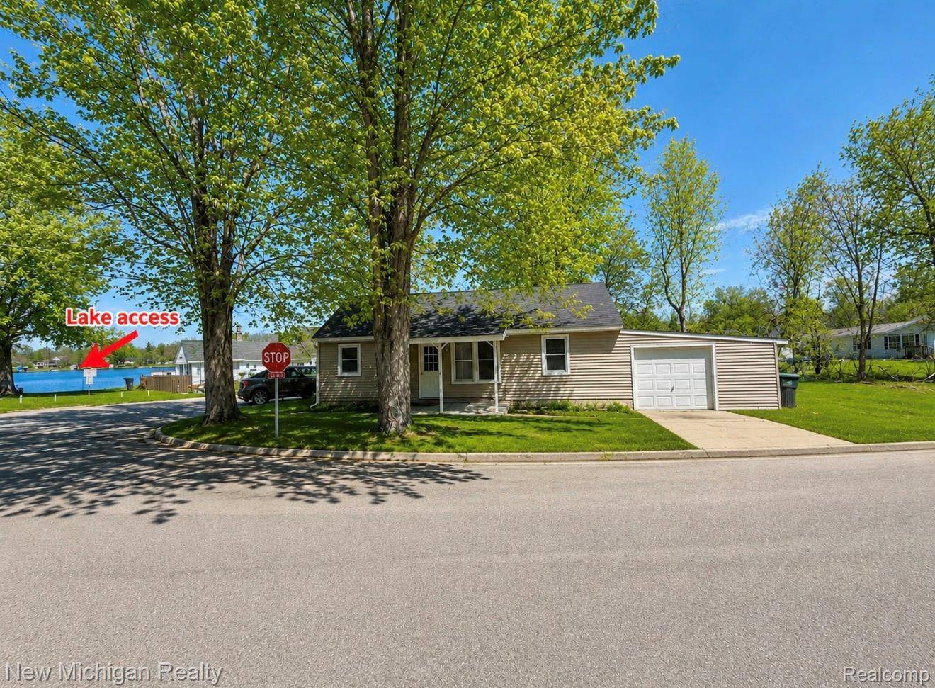 300 Georgia DR, Elba Township, MI 48446