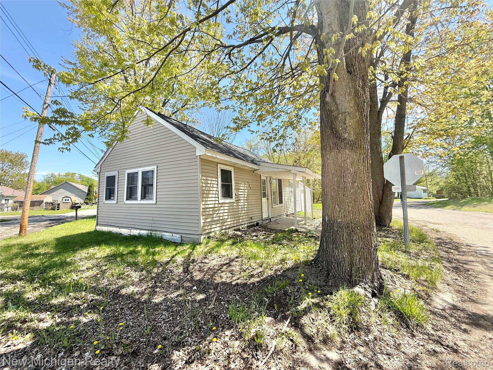 300 Georgia DR, Elba Township, MI 48446