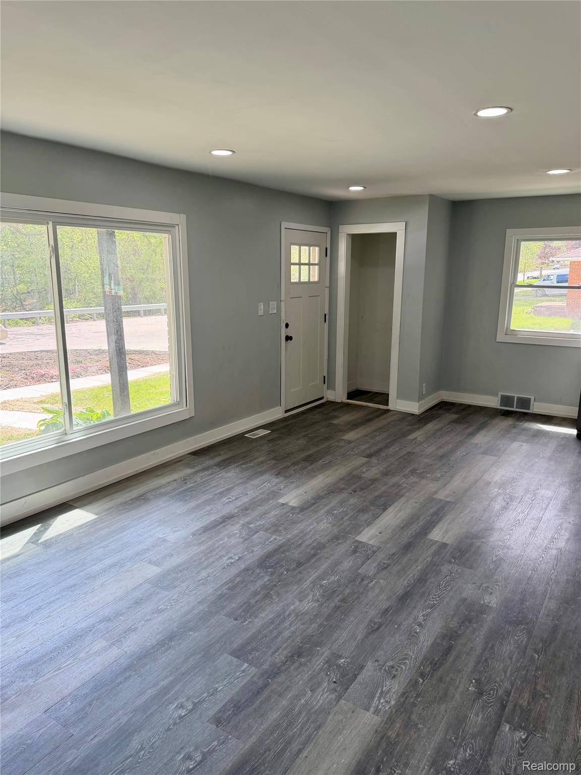 22442 W Chicago, Detroit, MI 48239