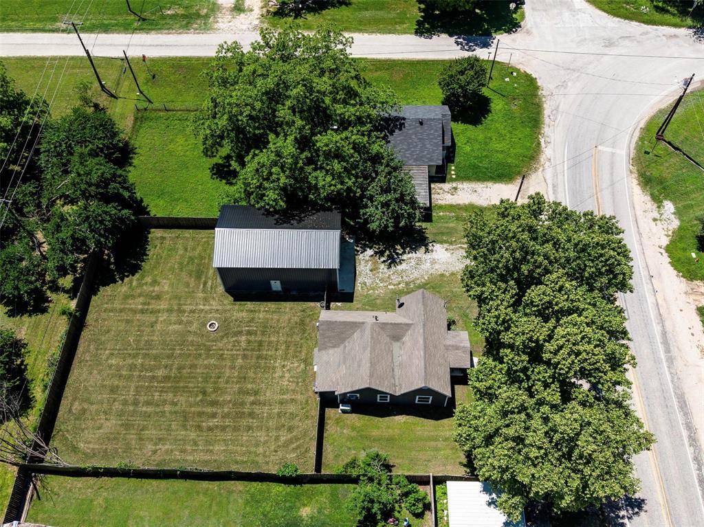 207 S Wickham Street, Alvord, TX 76225