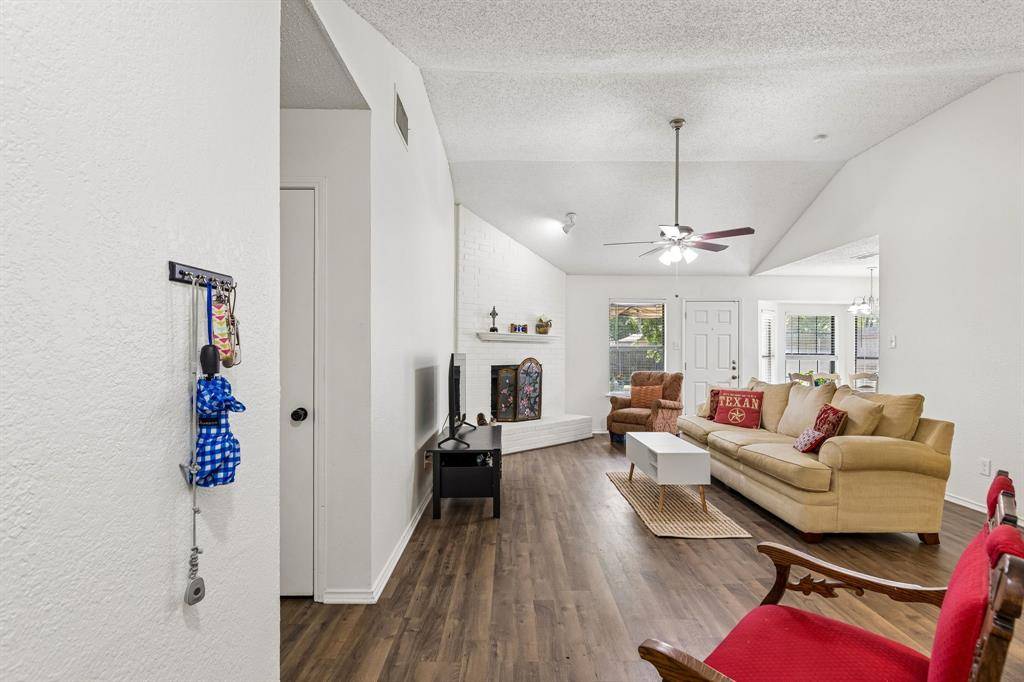 825 Bristol Avenue, Saginaw, TX 76179