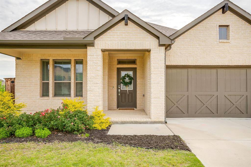 5709 Freeport Lane, Fort Worth, TX 76126