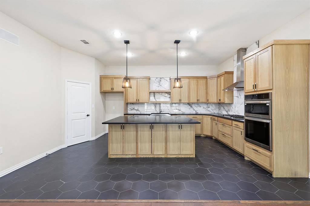 2514 Carpenter Avenue, Dallas, TX 75215