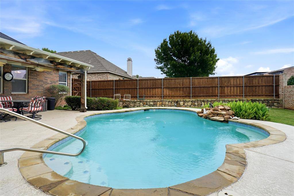 1140 Whispering Trail Circle, Lewisville, TX 75067
