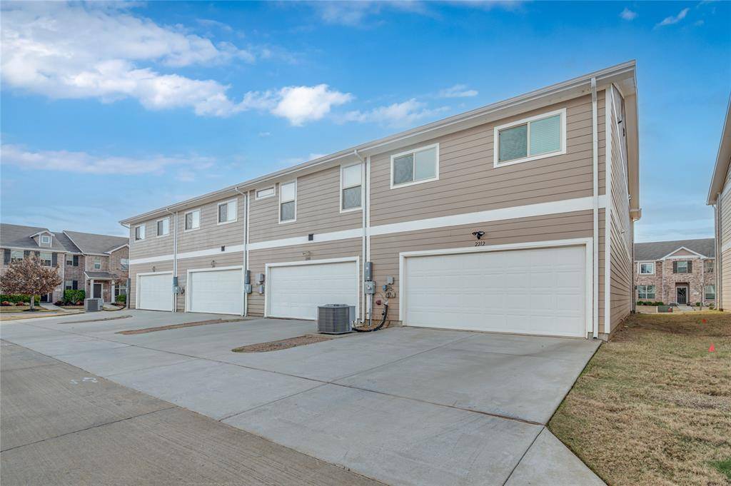 2212 Davenport Drive, Denton, TX 76207