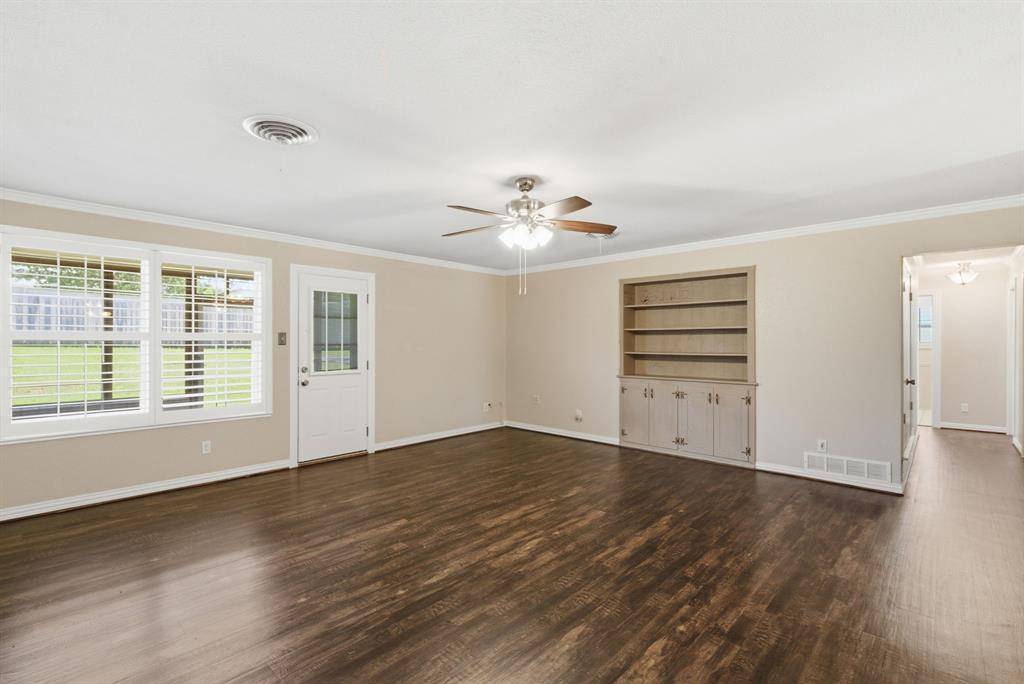 117 Bryan Street, Jacksboro, TX 76458