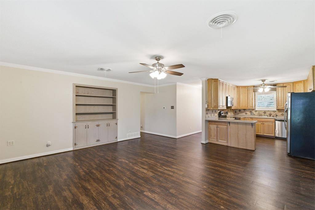 117 Bryan Street, Jacksboro, TX 76458