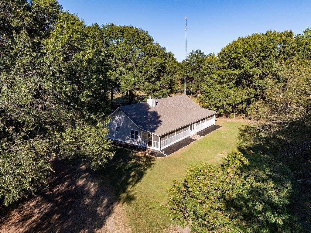 213 County Road 2320, Telephone, TX 75488