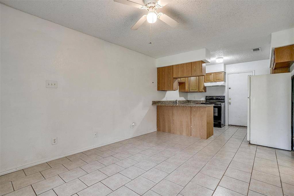 1009 W 4th Street #1011, Keene, TX 76059