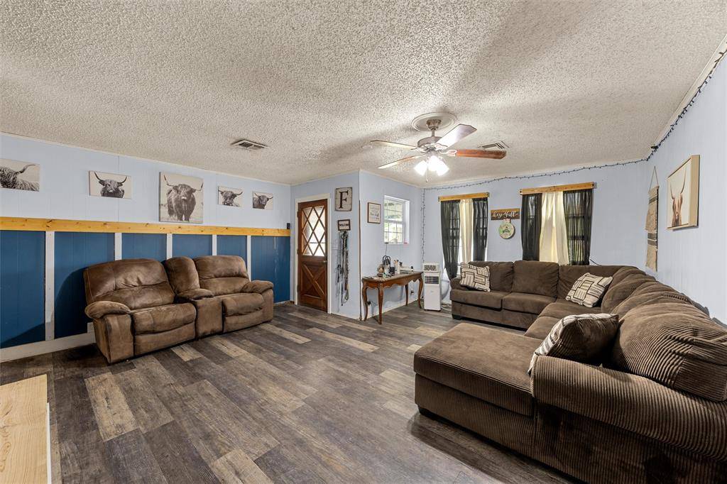 209 N Goddard Street, Mart, TX 76664