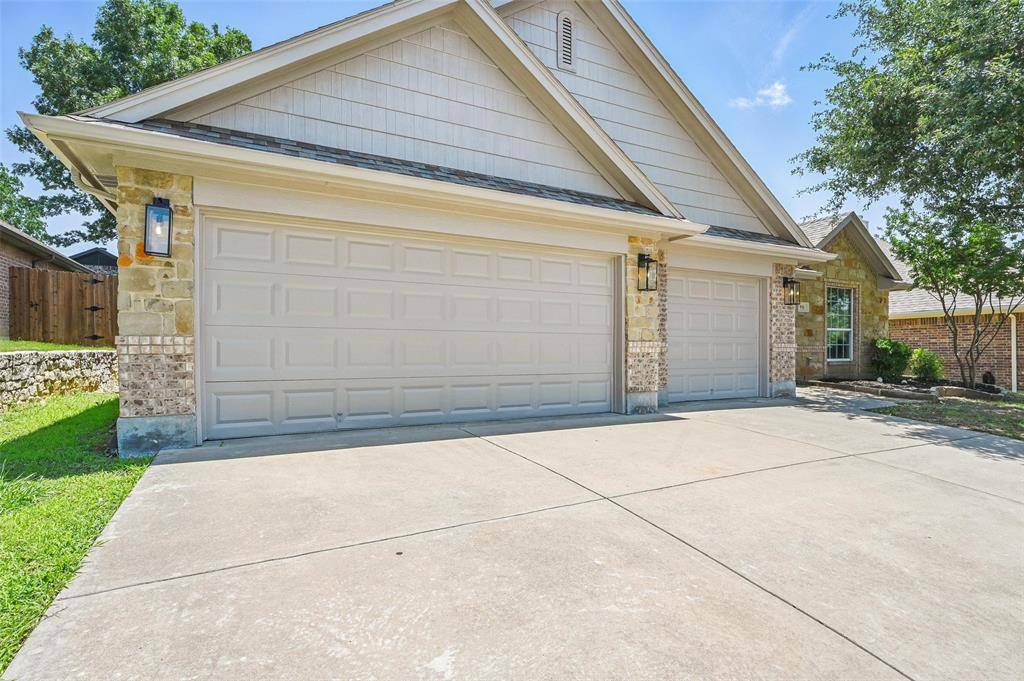 931 White Marlin Drive, Burleson, TX 76028