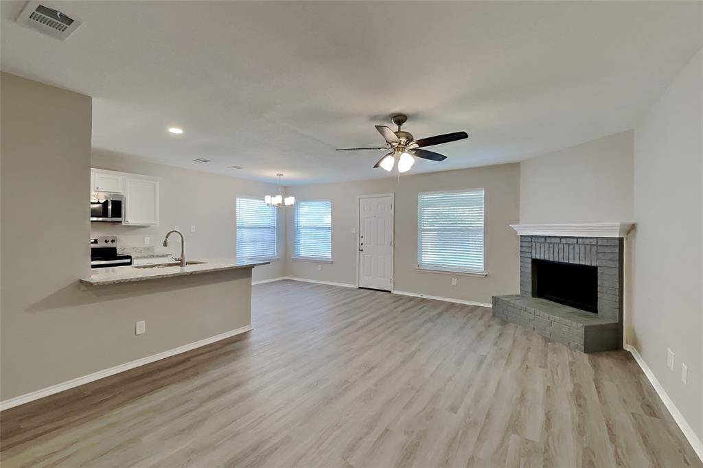 331 Meador Lane, Burleson, TX 76028